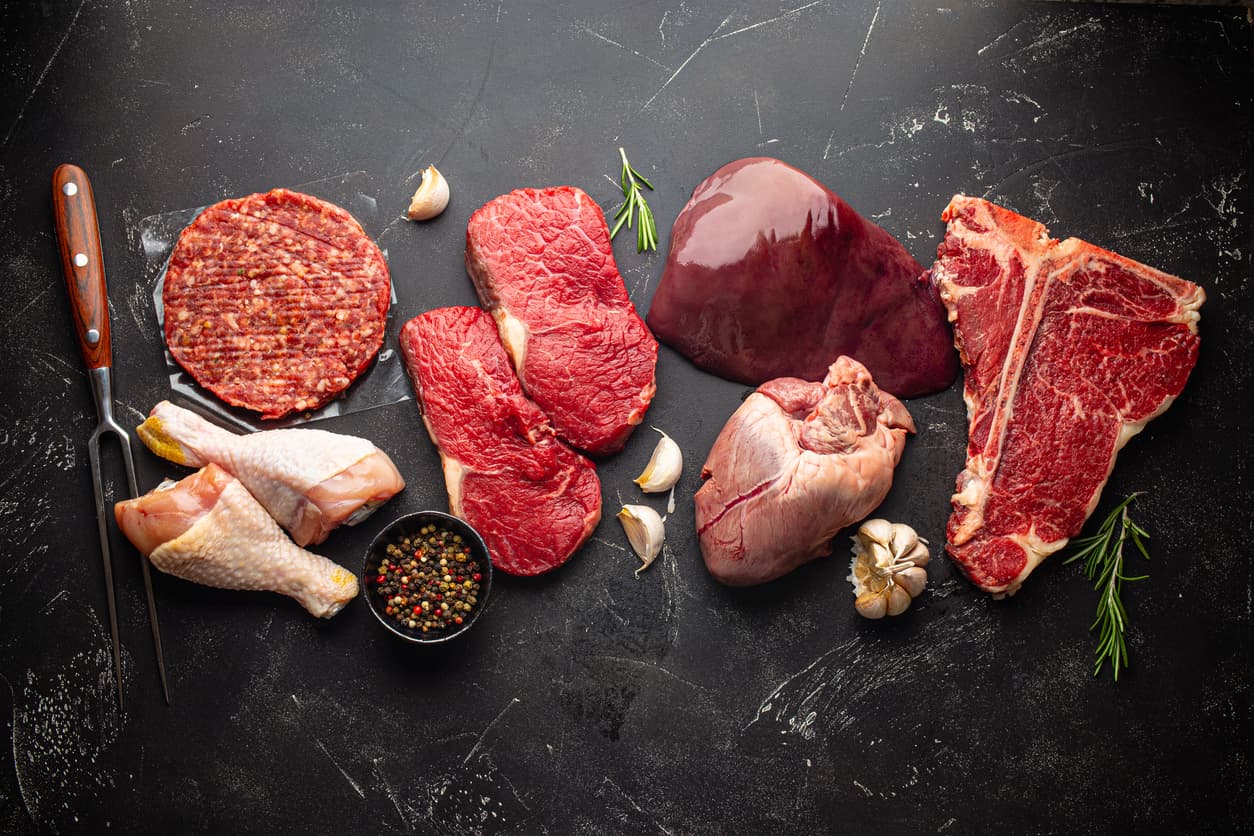 Abats et pièces nobles : foie, cœur, steaks — boucherie artisanale